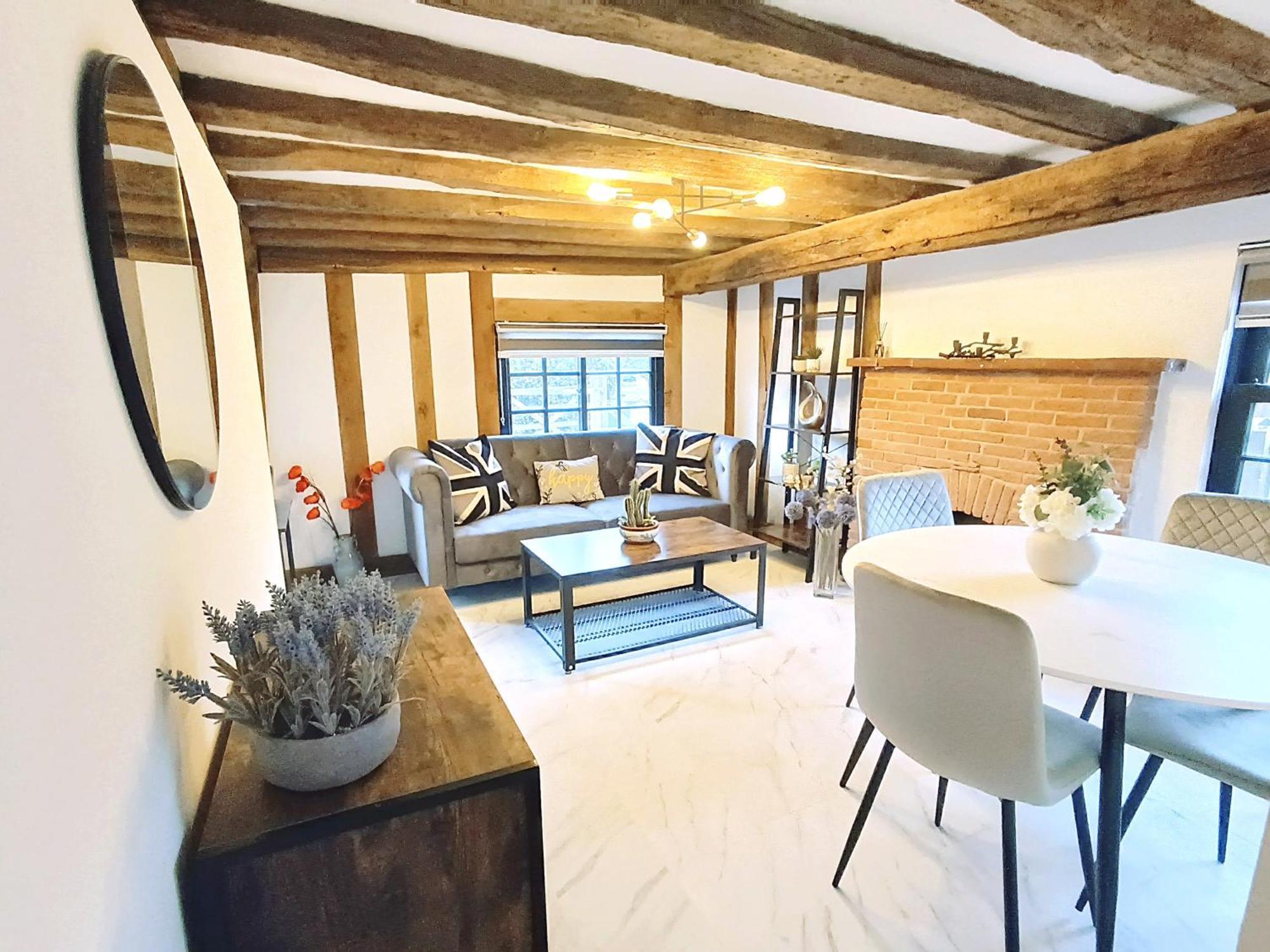 בישופס סטורטפורד Stansted Airport Cottage מראה חיצוני תמונה